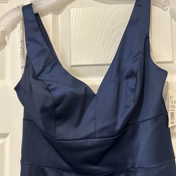 David's Bridal Marine V Neck‎ Stretch Satin Formal Gown Size 0 - Picture 4 of 12